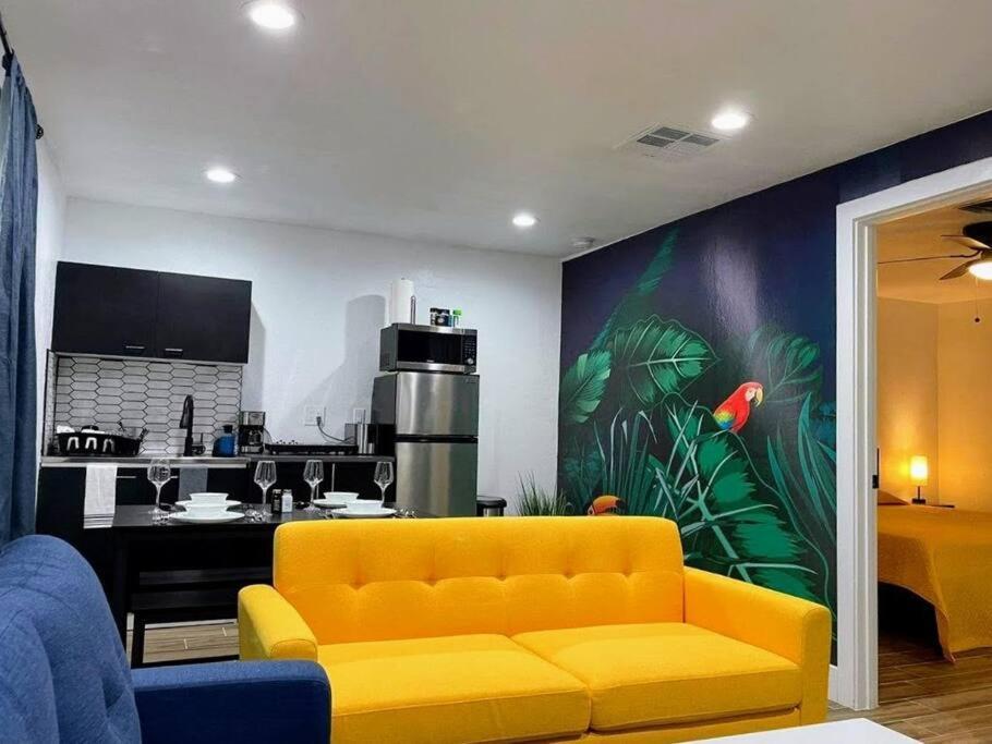 Phoenix Retreat - 1 Bedroom King Suite With 2 Smart Tvs - 10 Min From Airp - Unit B Eksteriør billede